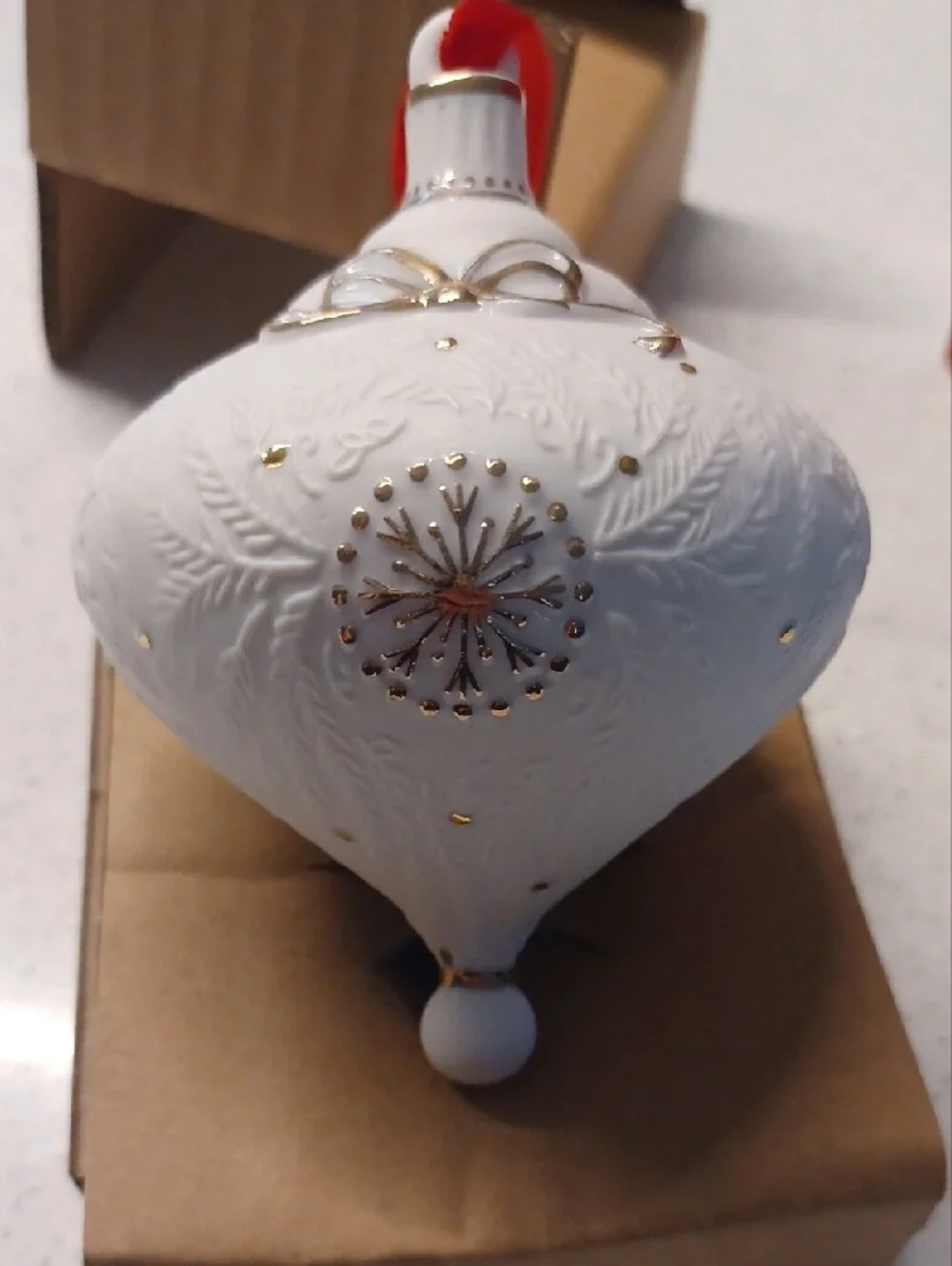 Hallmark Elegant Evergreens Ornament. 1st In The Hoilday Heirloom Series